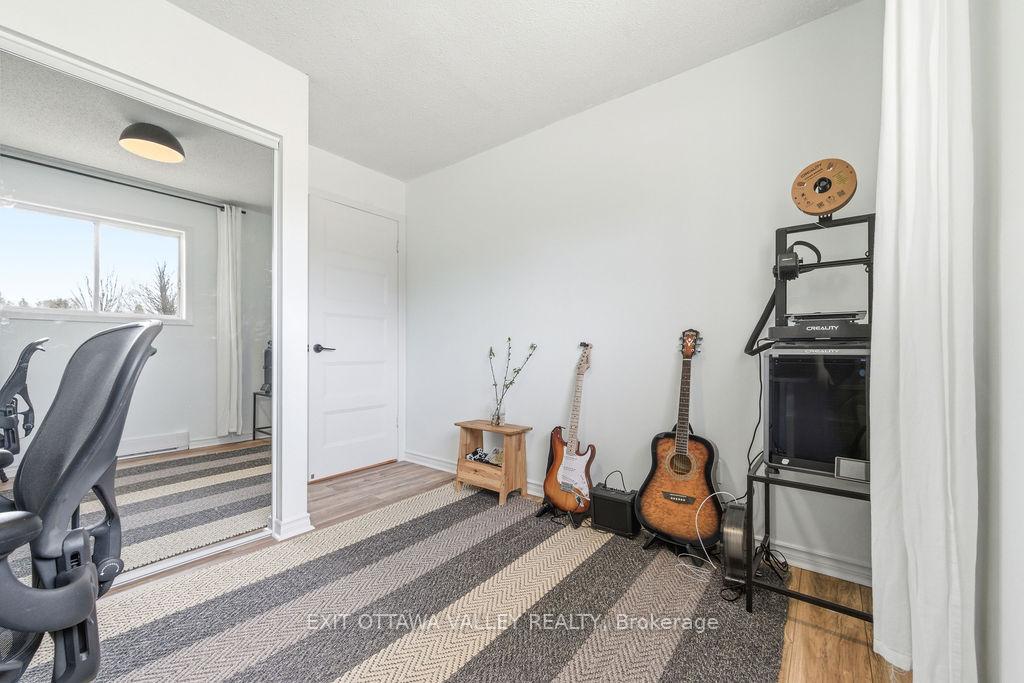 Photo 17 of 587 Alfred Street E, Pembroke, Pembroke — HOMEH