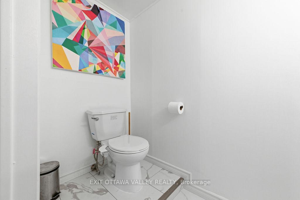 Photo 23 of 587 Alfred Street E, Pembroke, Pembroke — HOMEH