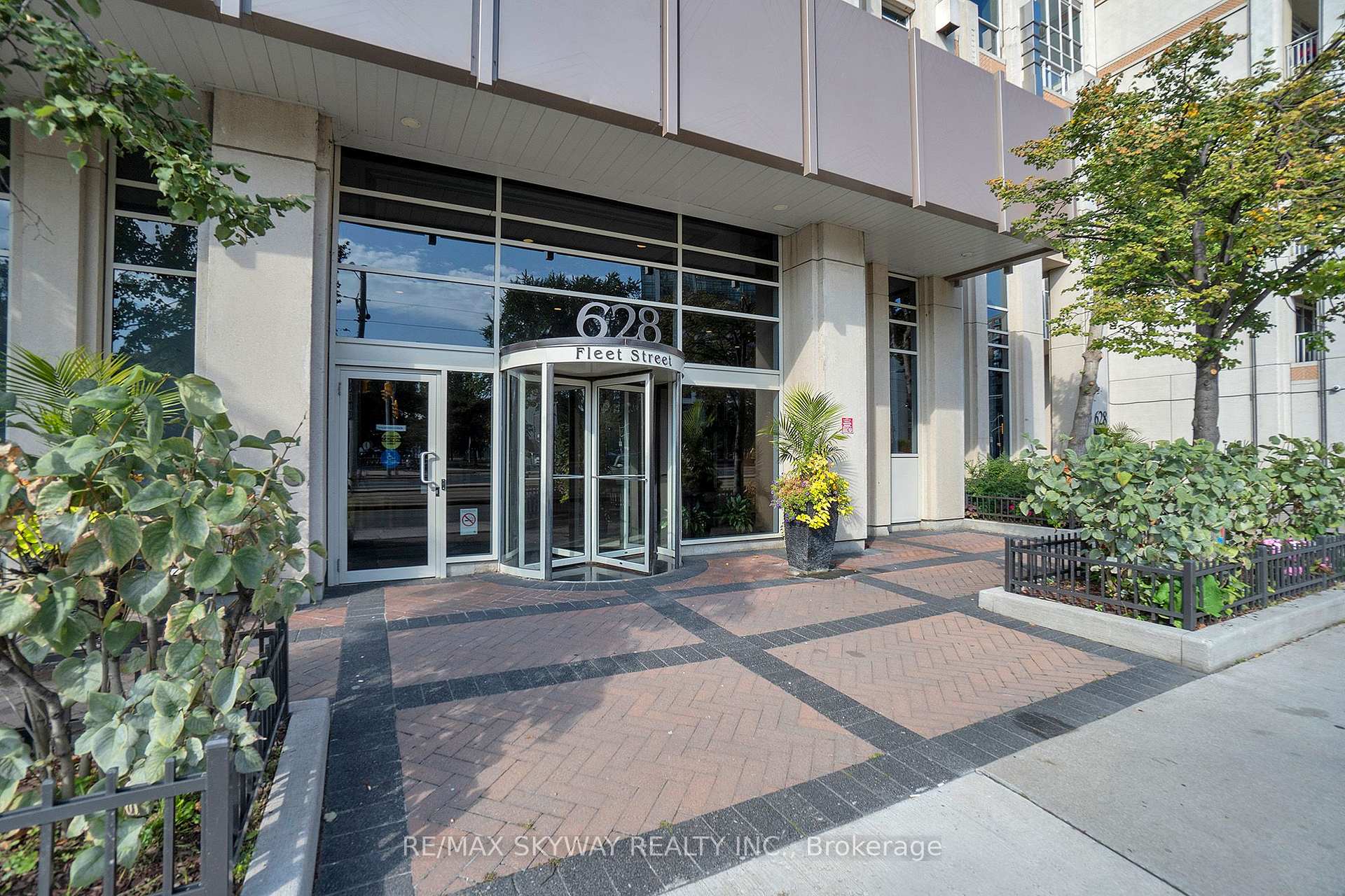 Photo 4 of Unit Lph03, 628 Fleet Street, Toronto, Niagara — HOMEH