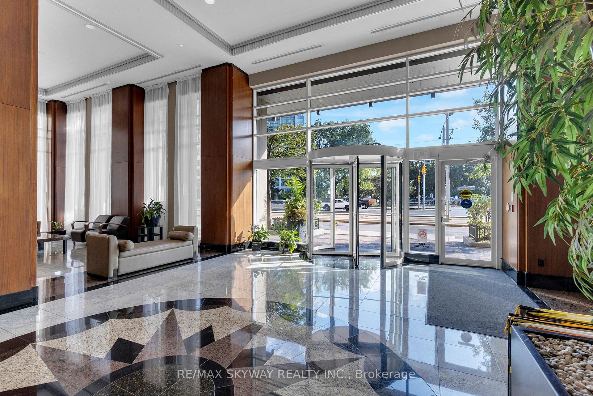 Photo 5 of Unit Lph03, 628 Fleet Street, Toronto, Niagara — HOMEH