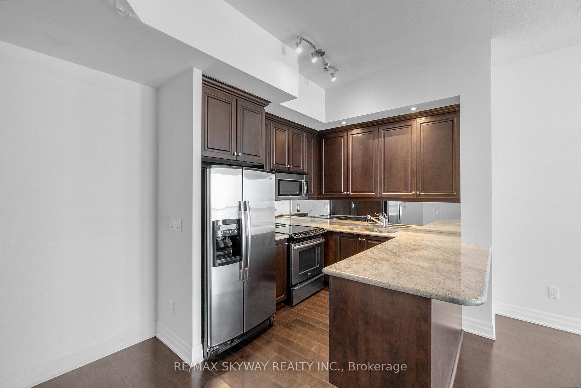 Photo 11 of Unit Lph03, 628 Fleet Street, Toronto, Niagara — HOMEH