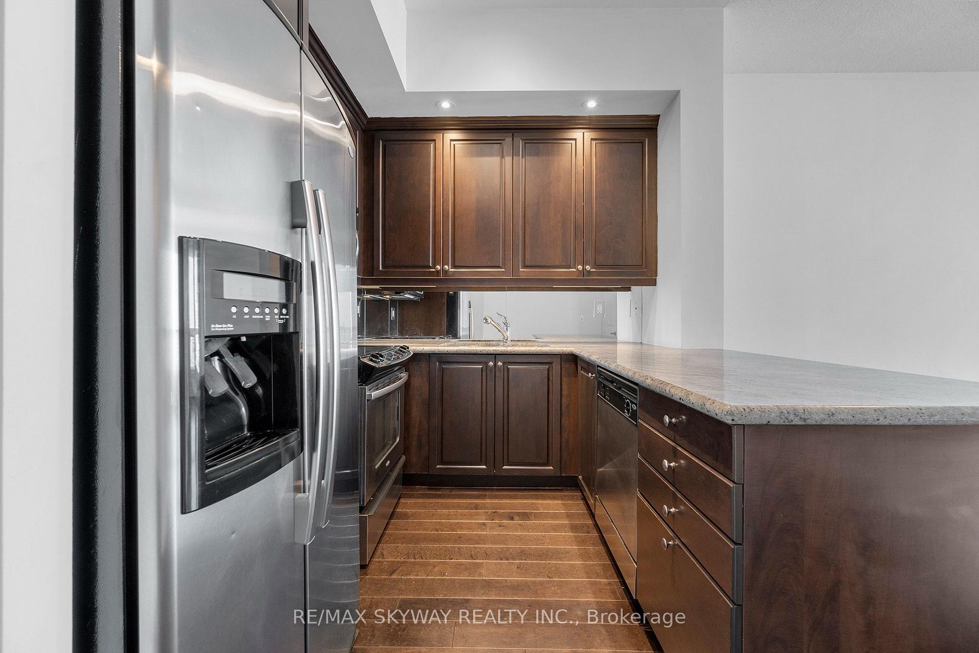 Photo 12 of Unit Lph03, 628 Fleet Street, Toronto, Niagara — HOMEH