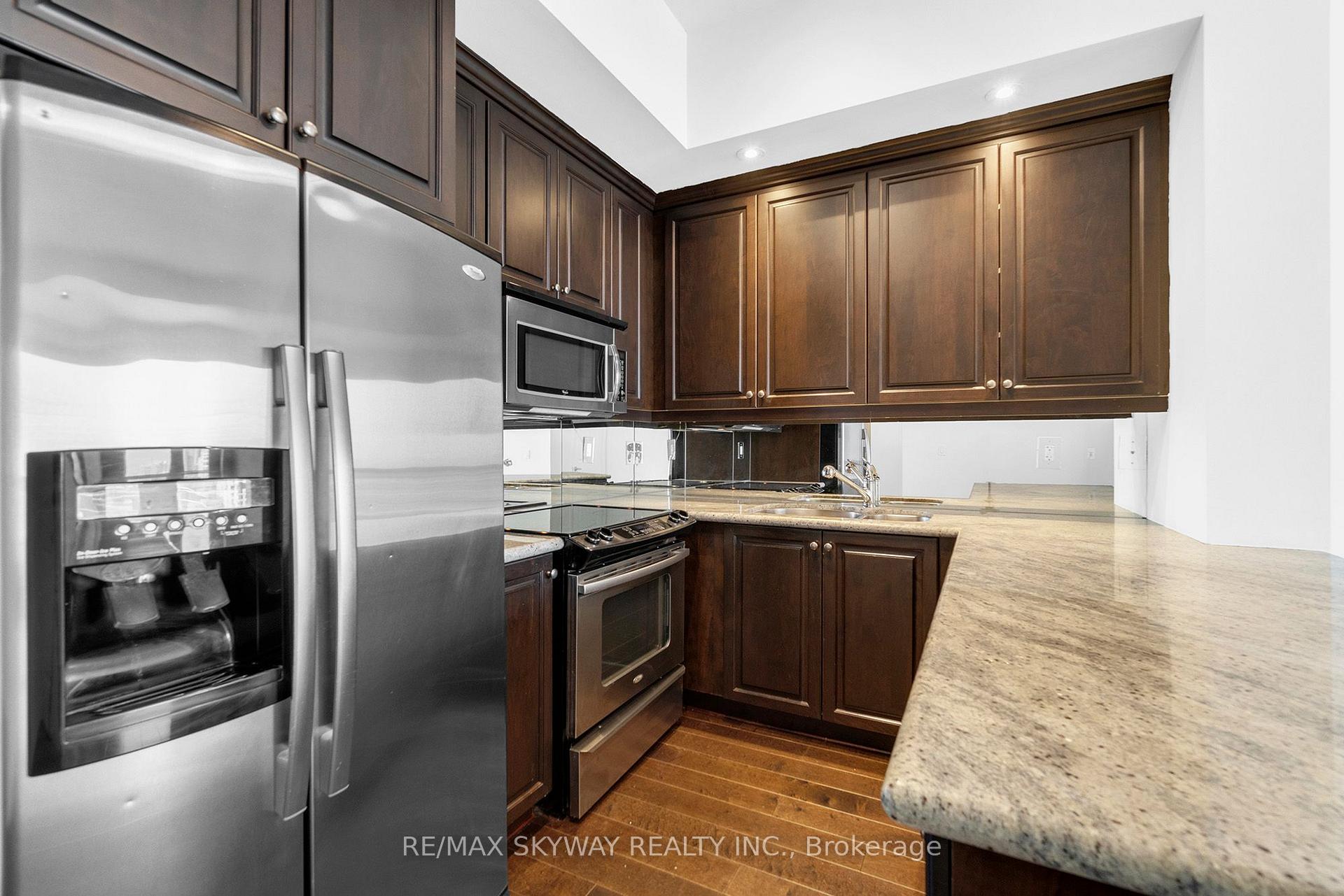 Photo 13 of Unit Lph03, 628 Fleet Street, Toronto, Niagara — HOMEH