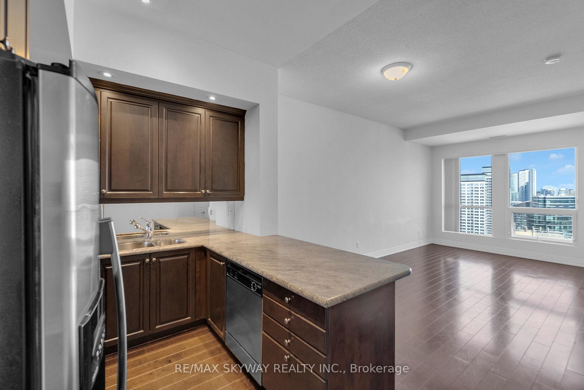 Photo 14 of Unit Lph03, 628 Fleet Street, Toronto, Niagara — HOMEH