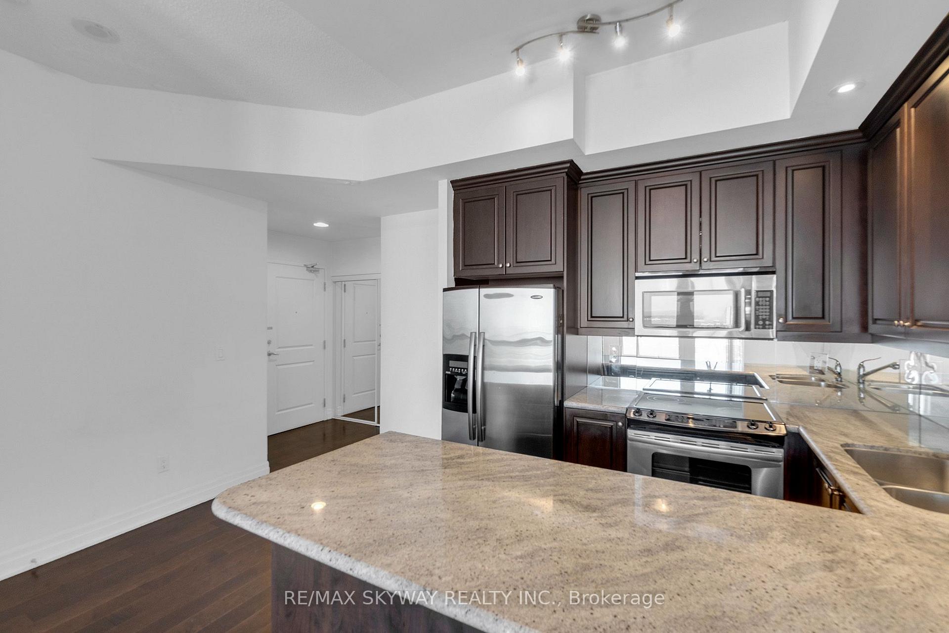 Photo 15 of Unit Lph03, 628 Fleet Street, Toronto, Niagara — HOMEH