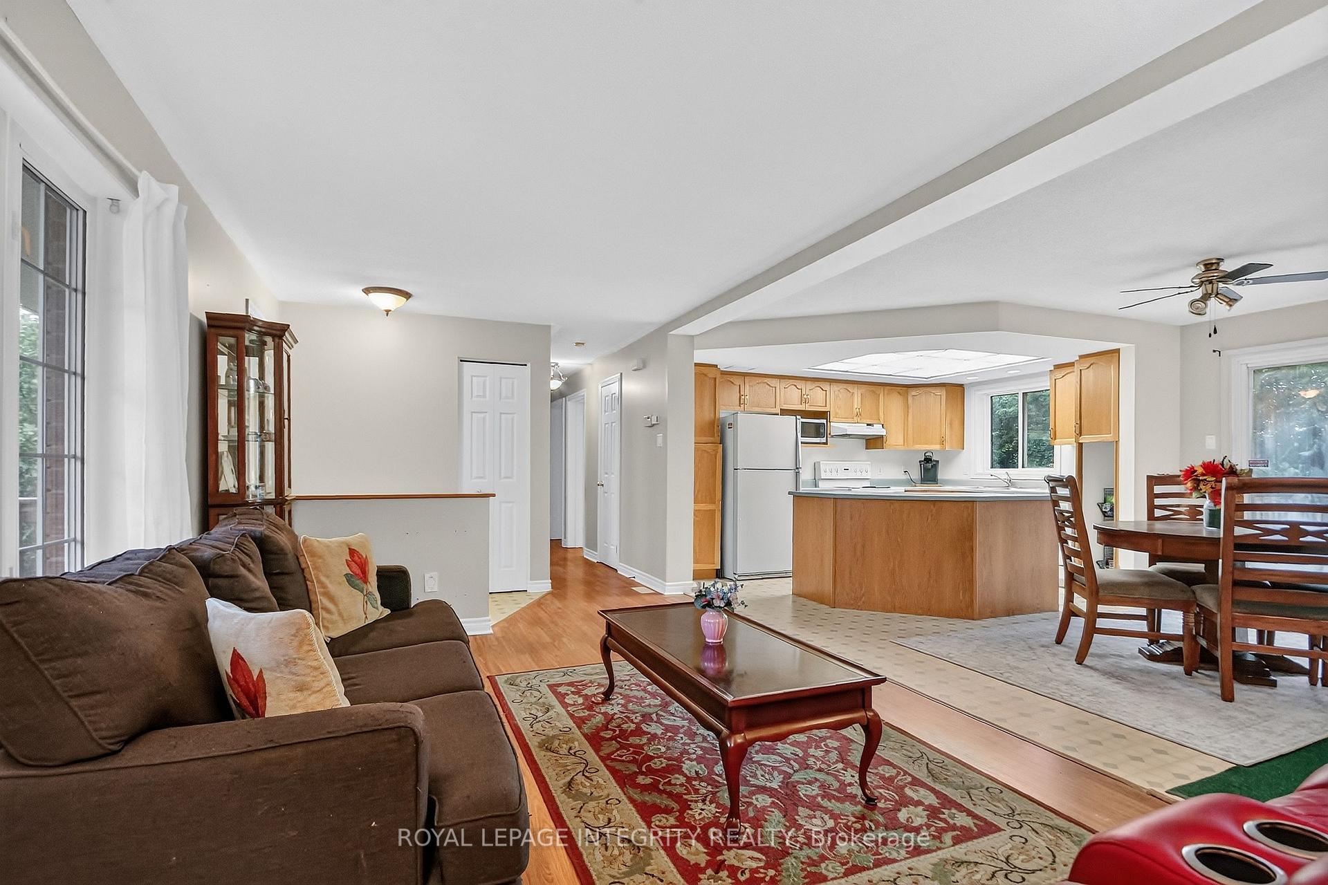 Photo 5 of 8308 Rosefire Drive, Ottawa, Metcalfe — HOMEH