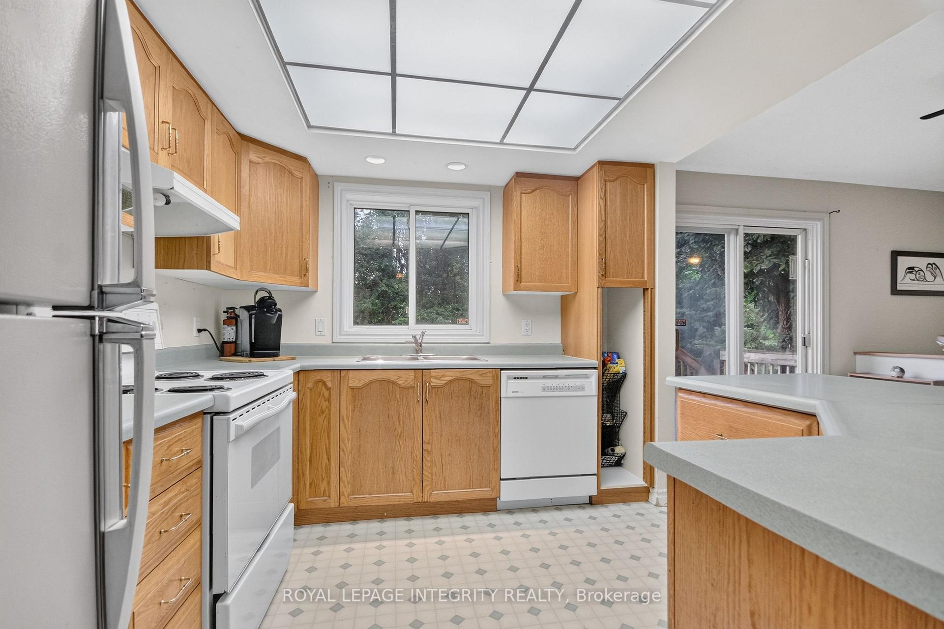 Photo 8 of 8308 Rosefire Drive, Ottawa, Metcalfe — HOMEH