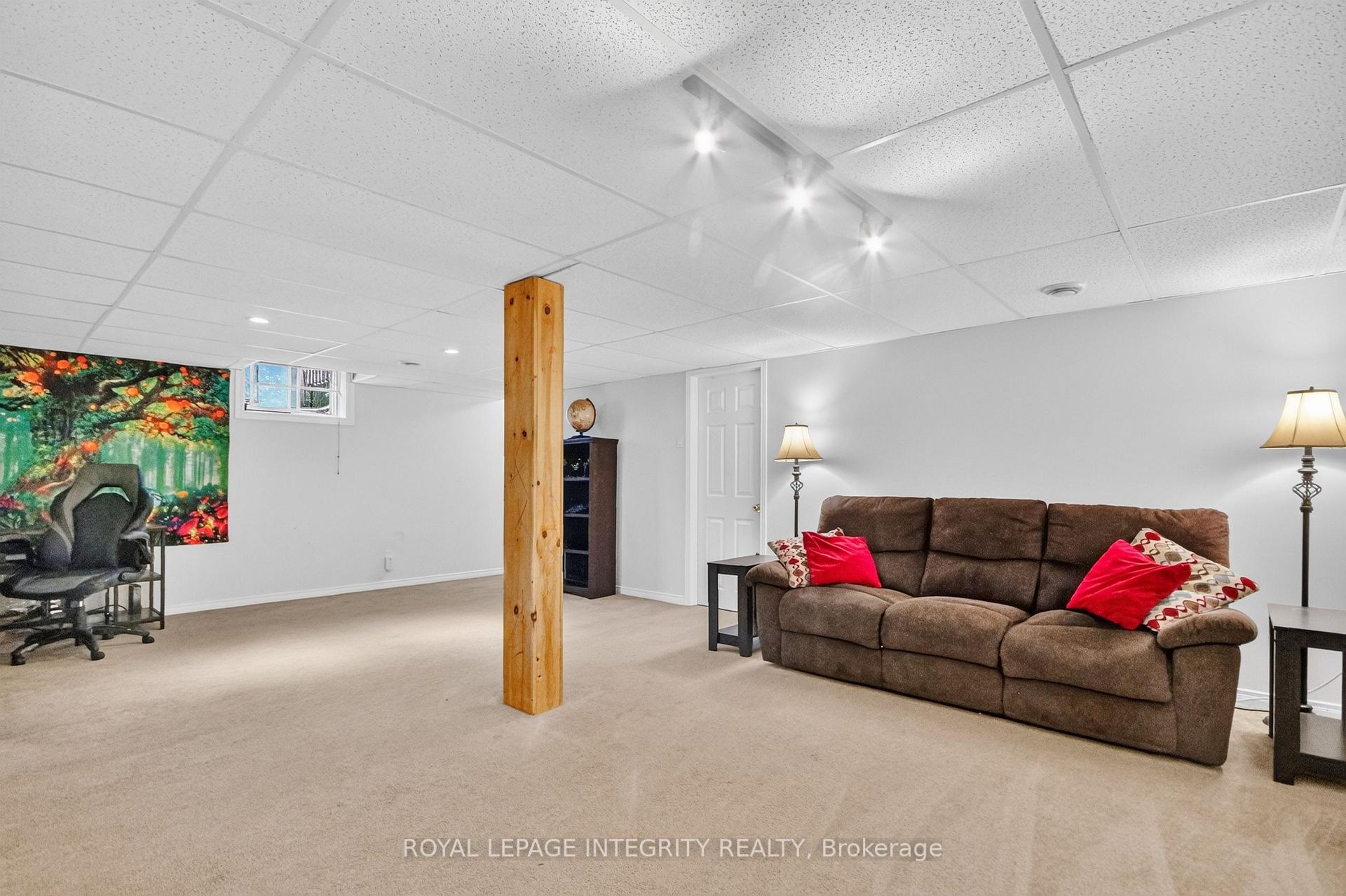 Photo 19 of 8308 Rosefire Drive, Ottawa, Metcalfe — HOMEH
