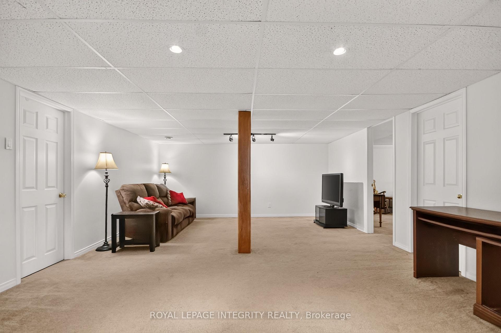 Photo 20 of 8308 Rosefire Drive, Ottawa, Metcalfe — HOMEH