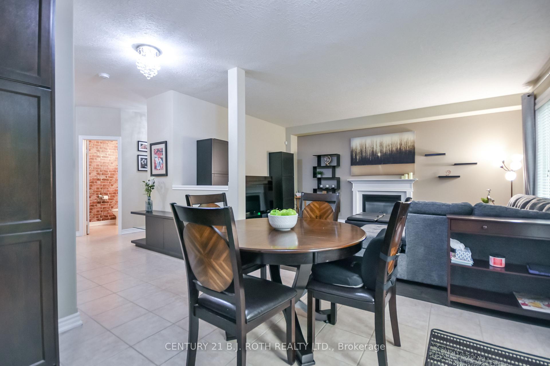 Photo 15 of 20 Falcon Crescent, Barrie, Innis-Shore — HOMEH