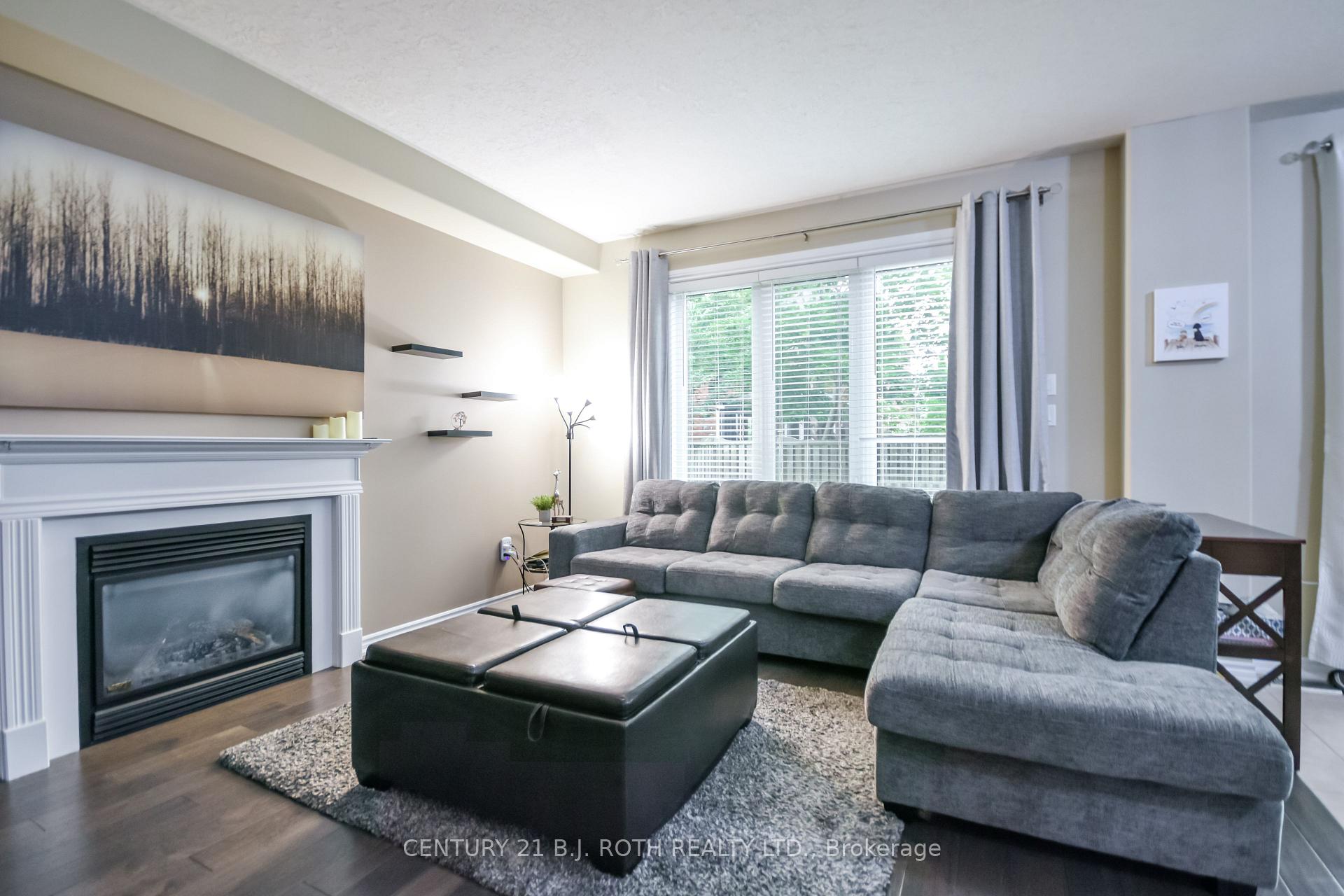 Photo 16 of 20 Falcon Crescent, Barrie, Innis-Shore — HOMEH