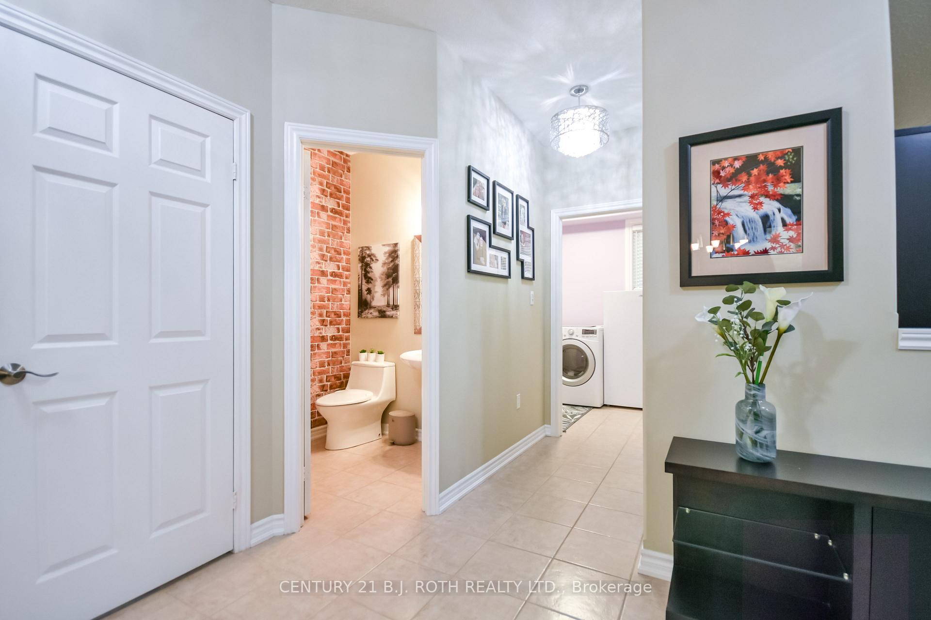 Photo 18 of 20 Falcon Crescent, Barrie, Innis-Shore — HOMEH