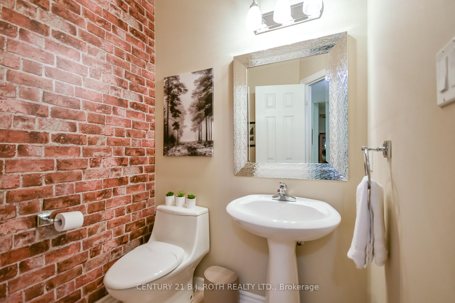 Photo 19 of 20 Falcon Crescent, Barrie, Innis-Shore — HOMEH