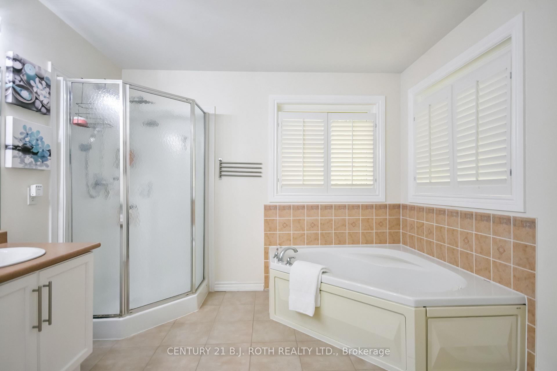 Photo 26 of 20 Falcon Crescent, Barrie, Innis-Shore — HOMEH