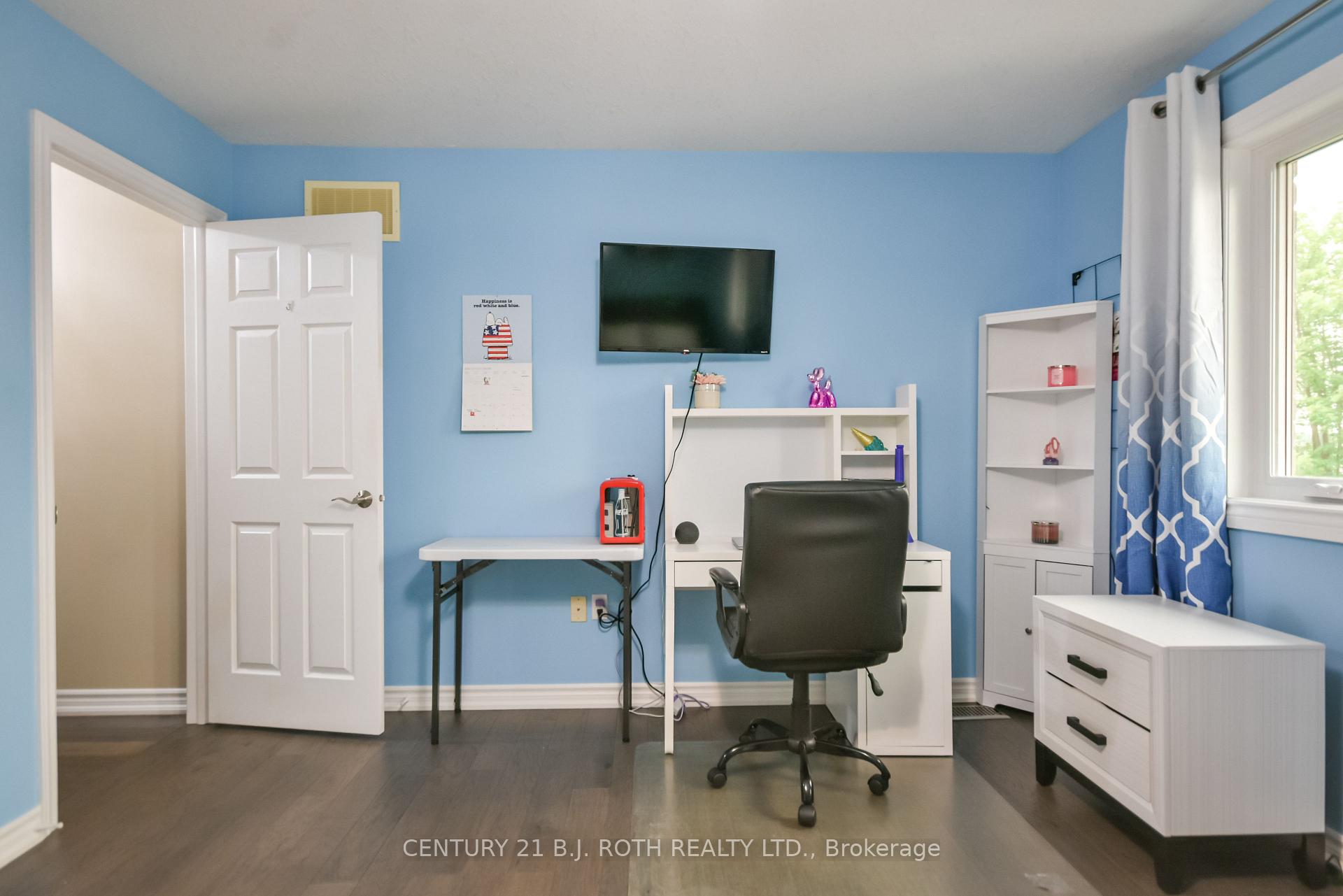Photo 30 of 20 Falcon Crescent, Barrie, Innis-Shore — HOMEH