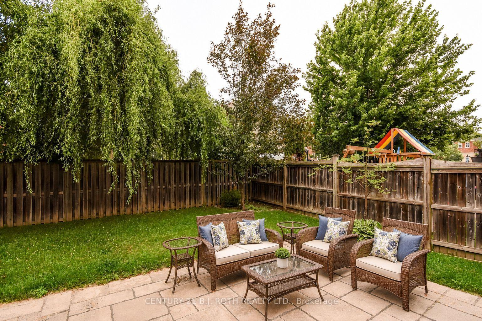 Photo 34 of 20 Falcon Crescent, Barrie, Innis-Shore — HOMEH