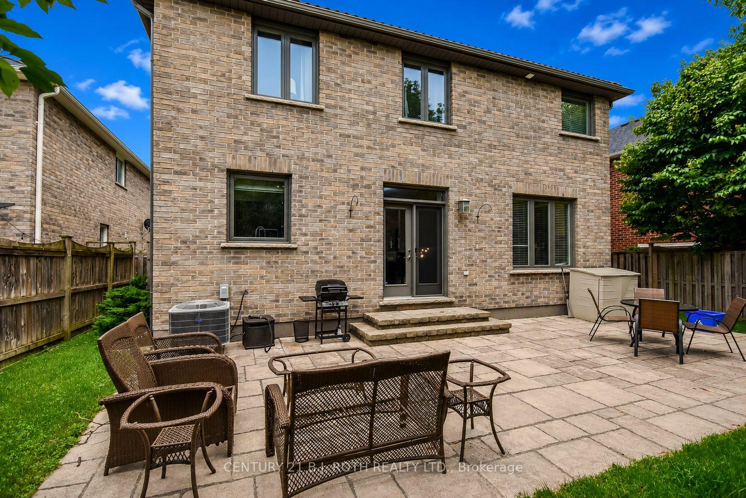 Photo 35 of 20 Falcon Crescent, Barrie, Innis-Shore — HOMEH