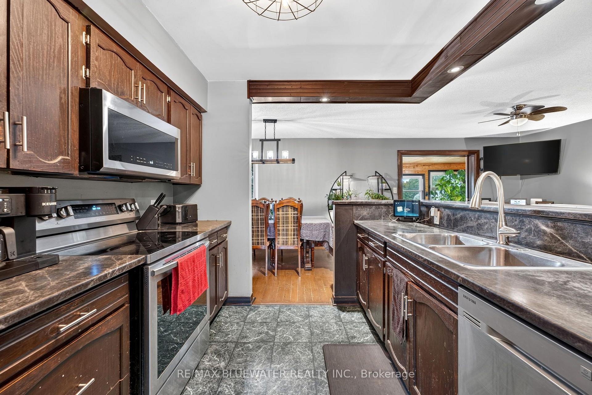 Photo 4 of 210 Hill Street, Central Huron, Clinton — HOMEH