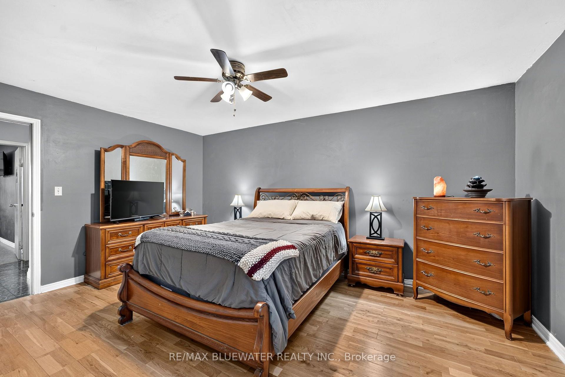 Photo 20 of 210 Hill Street, Central Huron, Clinton — HOMEH