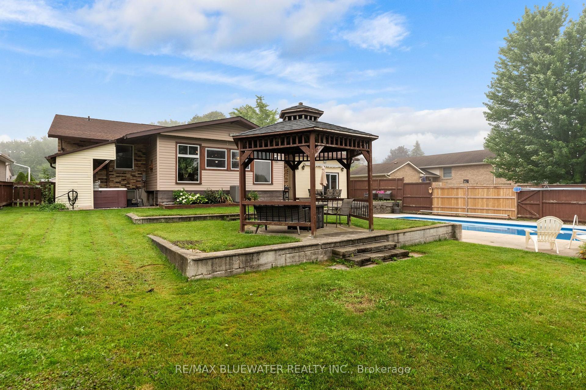 Photo 38 of 210 Hill Street, Central Huron, Clinton — HOMEH