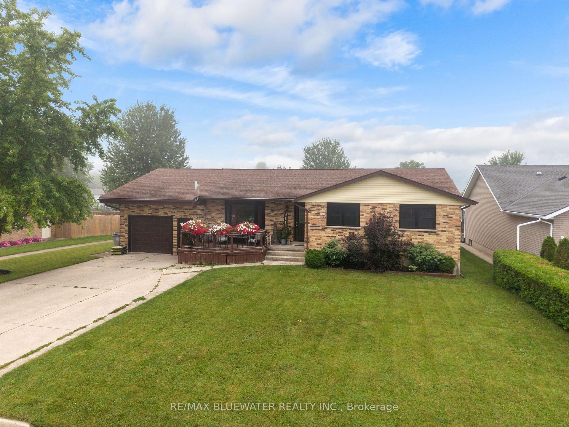 Photo 43 of 210 Hill Street, Central Huron, Clinton — HOMEH