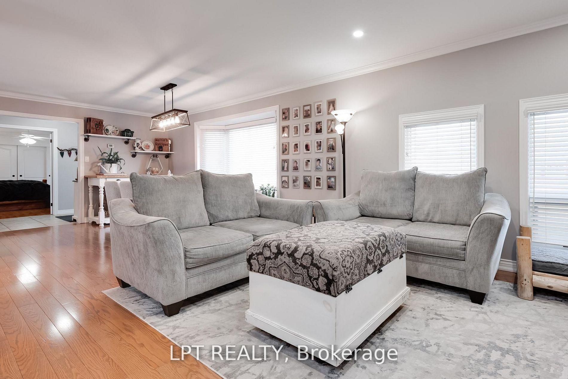 Photo 6 of 34 Cedar Creek Road, Springwater, Midhurst — HOMEH