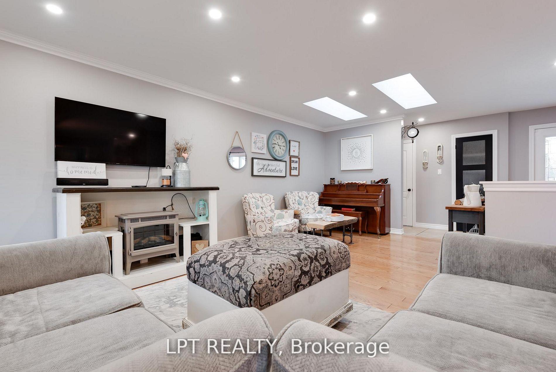 Photo 7 of 34 Cedar Creek Road, Springwater, Midhurst — HOMEH