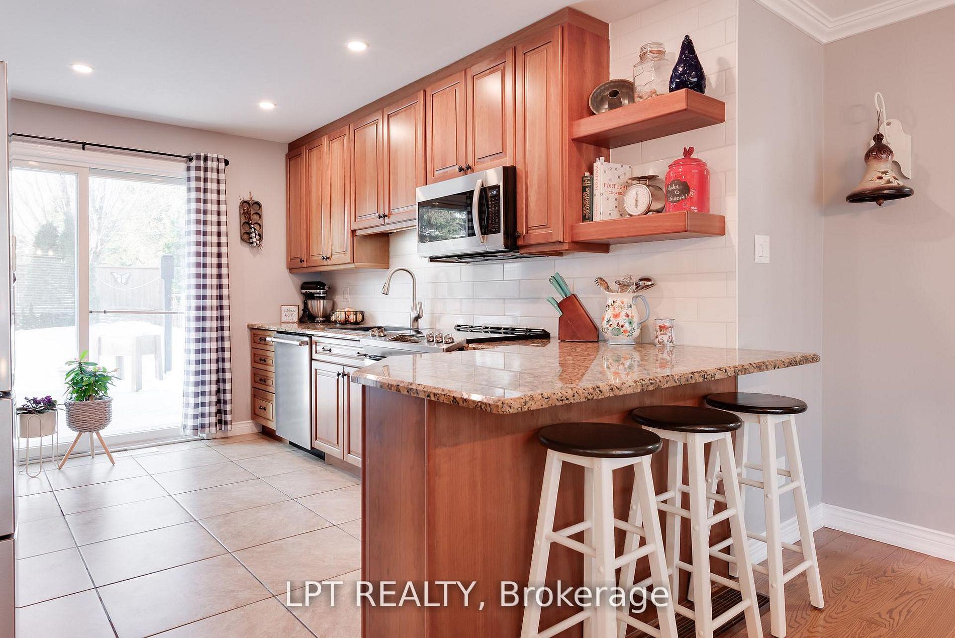 Photo 11 of 34 Cedar Creek Road, Springwater, Midhurst — HOMEH