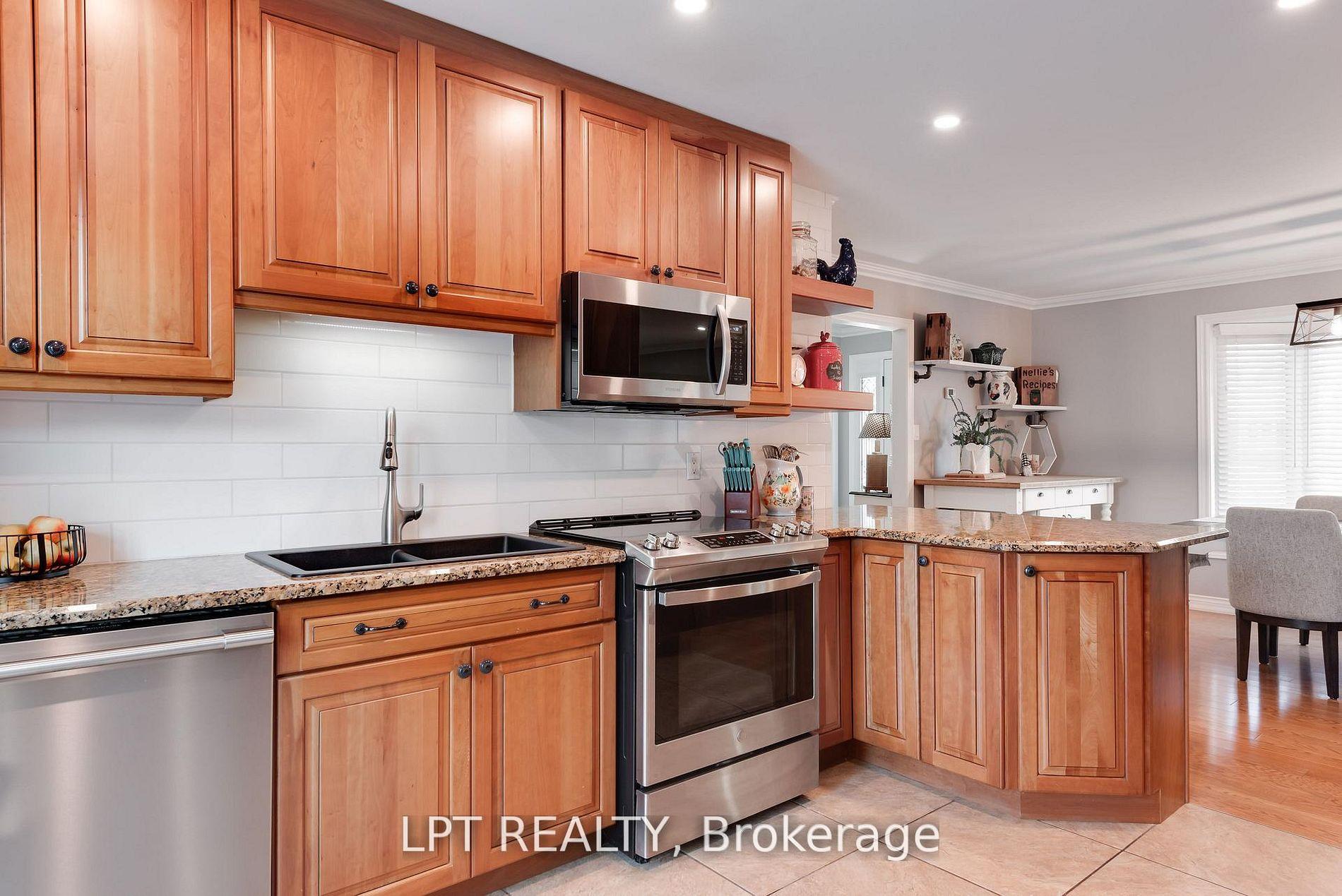Photo 13 of 34 Cedar Creek Road, Springwater, Midhurst — HOMEH