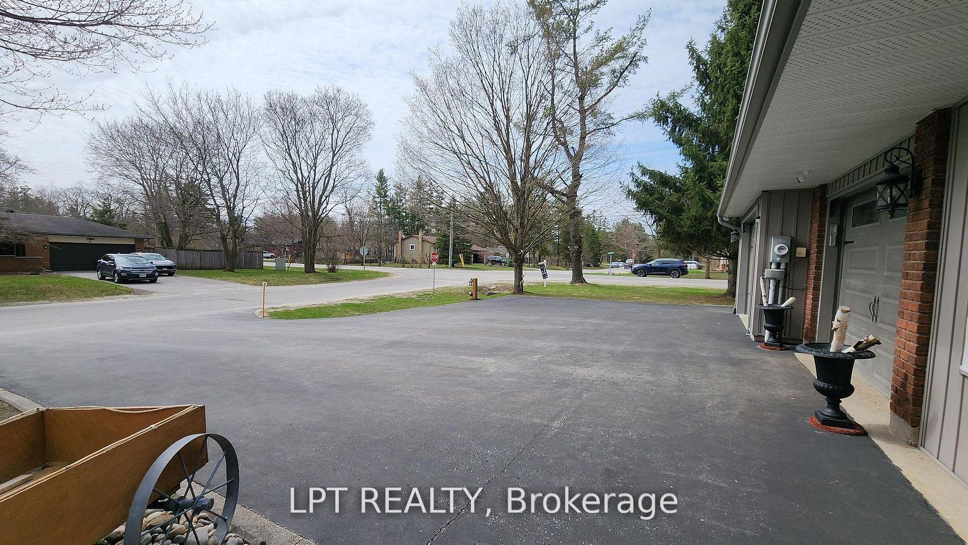 Photo 39 of 34 Cedar Creek Road, Springwater, Midhurst — HOMEH