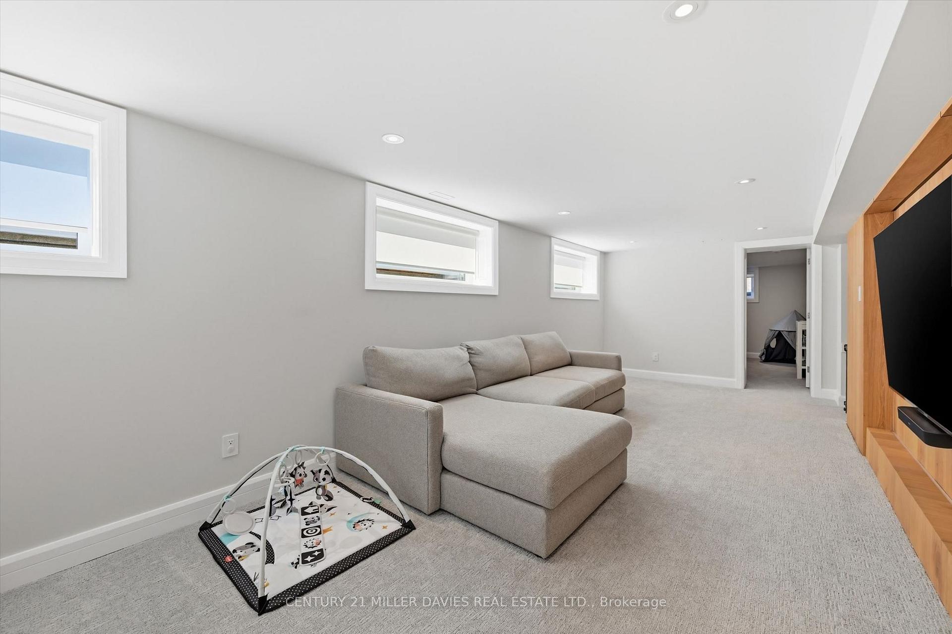 Photo 33 of 358 Pepper Drive, Burlington, Brant — HOMEH