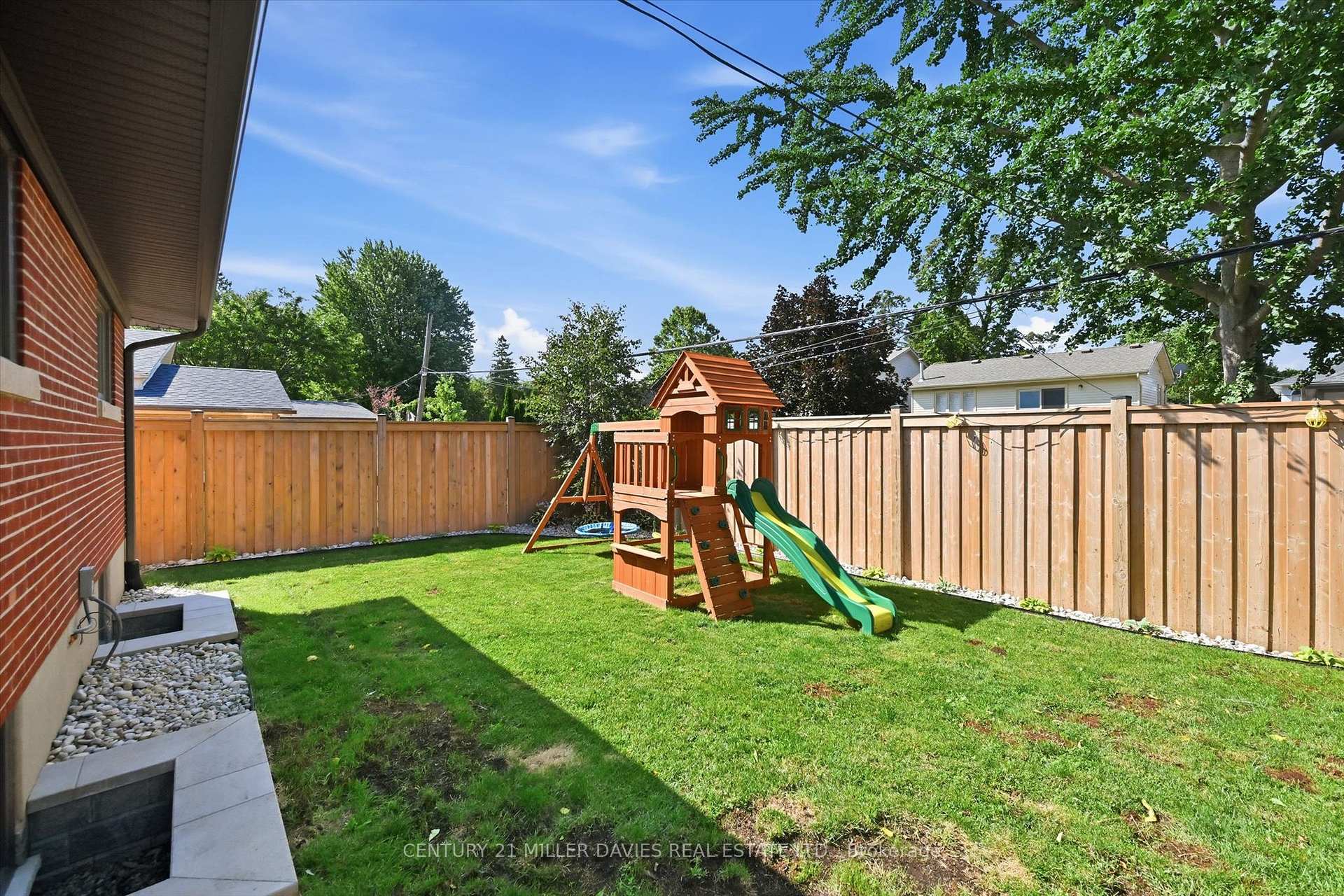 Photo 40 of 358 Pepper Drive, Burlington, Brant — HOMEH