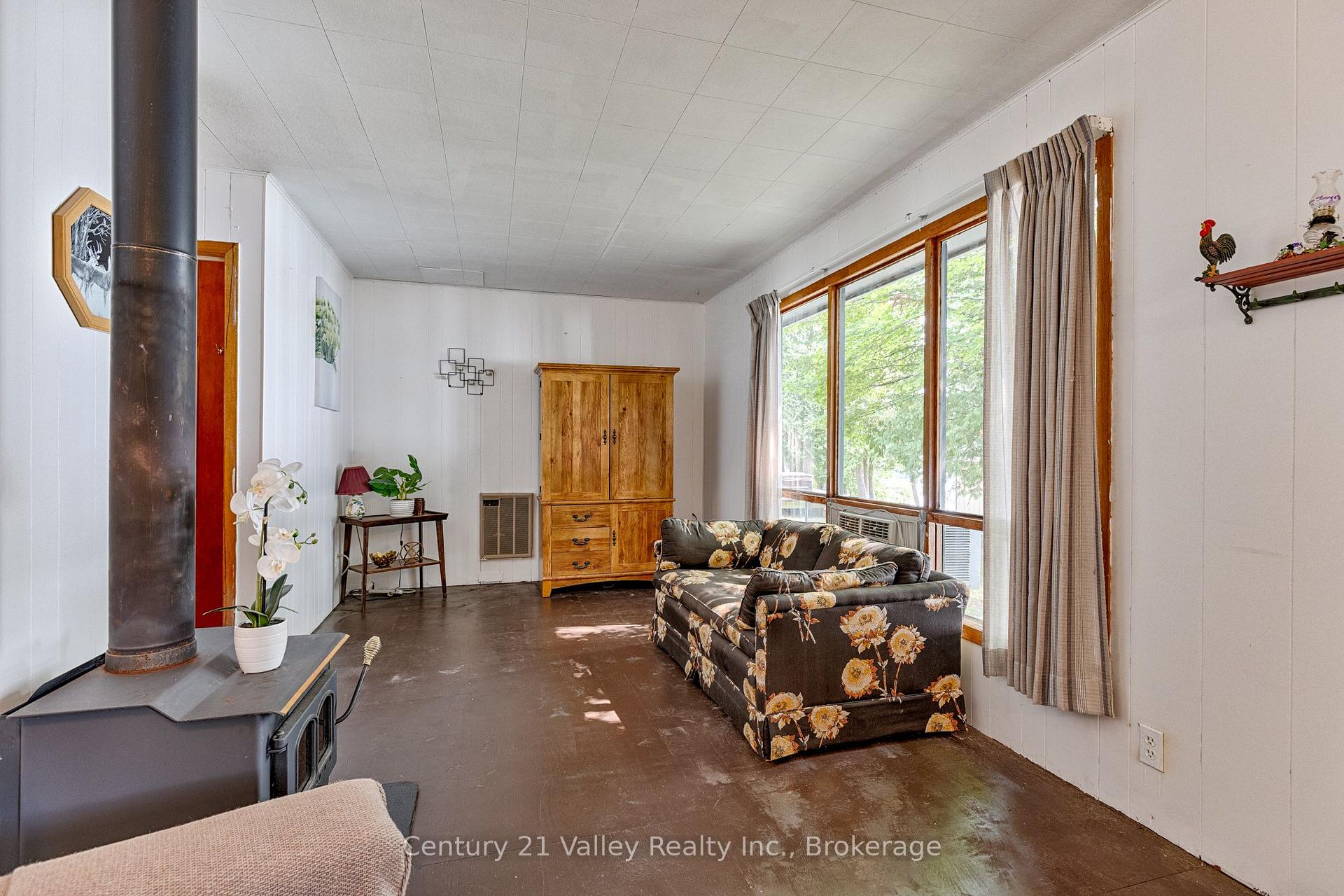 Photo 31 of 27A Maple Grove Lane, North Algona Wilberforce, North Algona/Wilberforce Twp — HOMEH