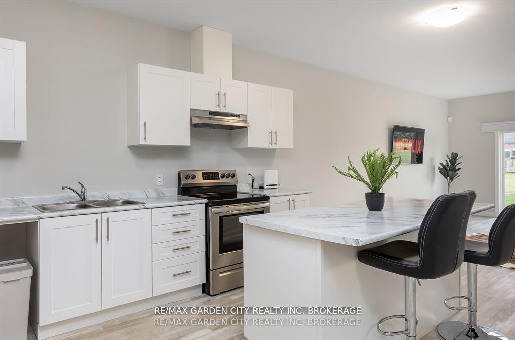 Photo 3 of 34 Bounty Avenue, Thorold, Rolling Meadows — HOMEH