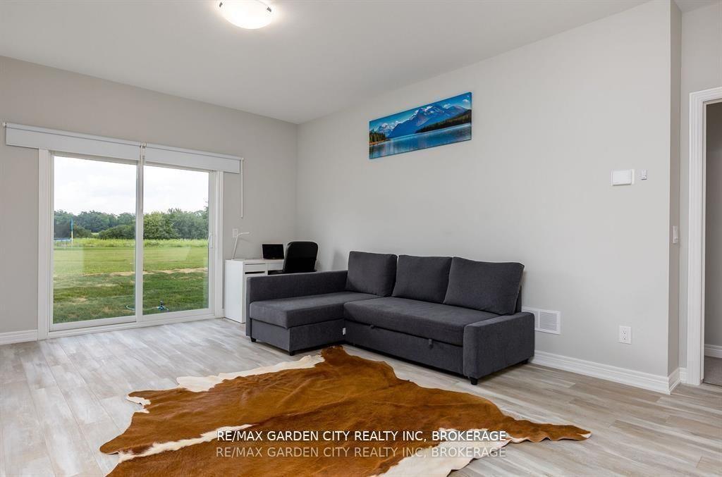 Photo 8 of 34 Bounty Avenue, Thorold, Rolling Meadows — HOMEH