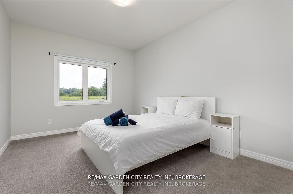 Photo 9 of 34 Bounty Avenue, Thorold, Rolling Meadows — HOMEH