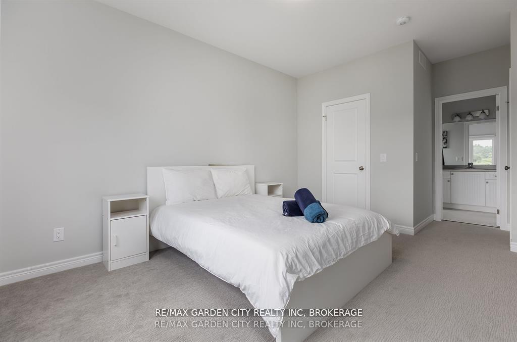 Photo 10 of 34 Bounty Avenue, Thorold, Rolling Meadows — HOMEH