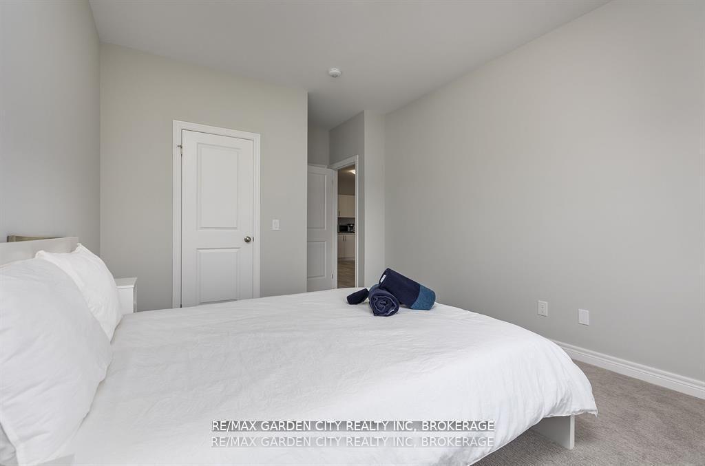 Photo 12 of 34 Bounty Avenue, Thorold, Rolling Meadows — HOMEH