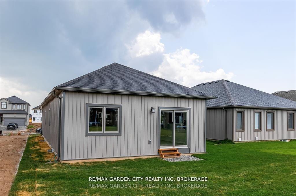 Photo 26 of 34 Bounty Avenue, Thorold, Rolling Meadows — HOMEH