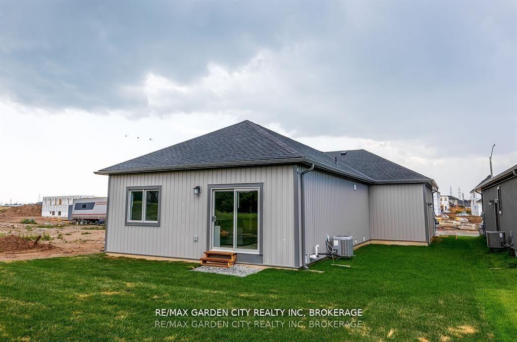 Photo 27 of 34 Bounty Avenue, Thorold, Rolling Meadows — HOMEH
