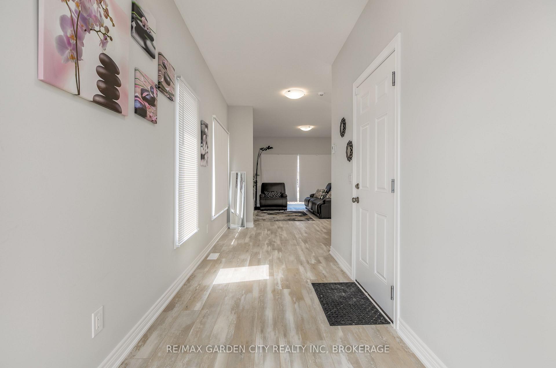 Photo 2 of 33 Bounty Avenue, Thorold, Rolling Meadows — HOMEH