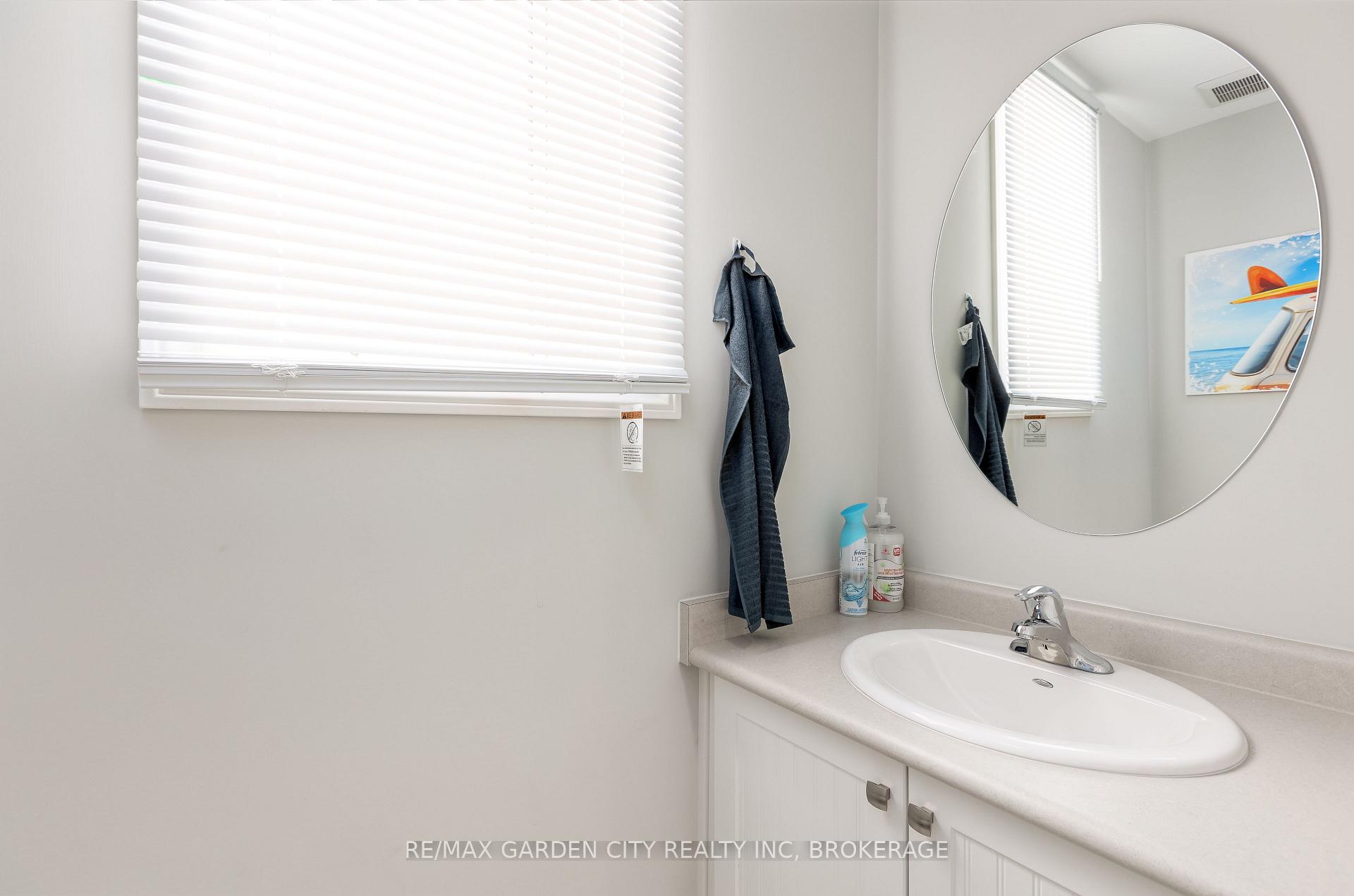 Photo 4 of 33 Bounty Avenue, Thorold, Rolling Meadows — HOMEH