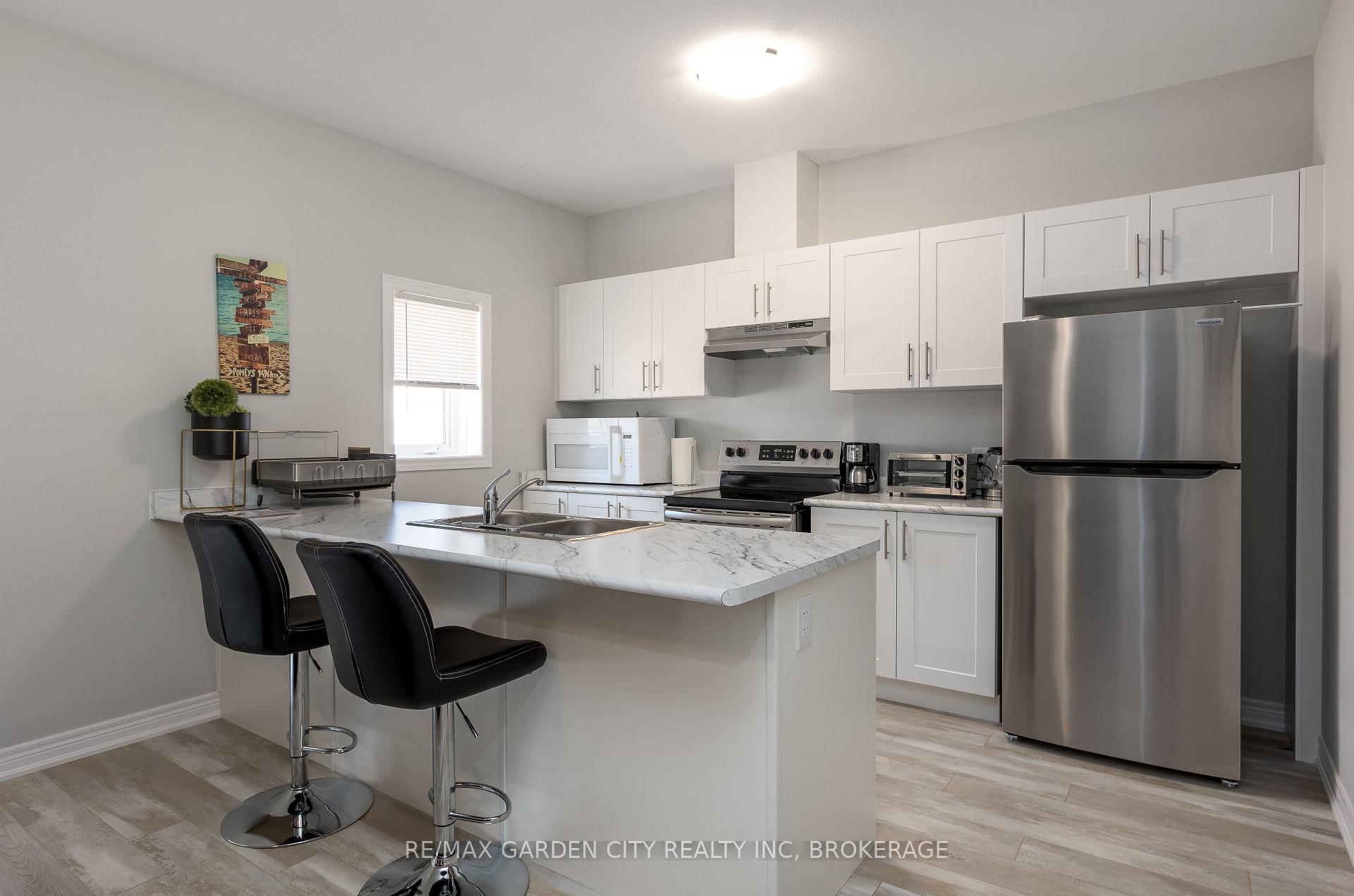 Photo 5 of 33 Bounty Avenue, Thorold, Rolling Meadows — HOMEH