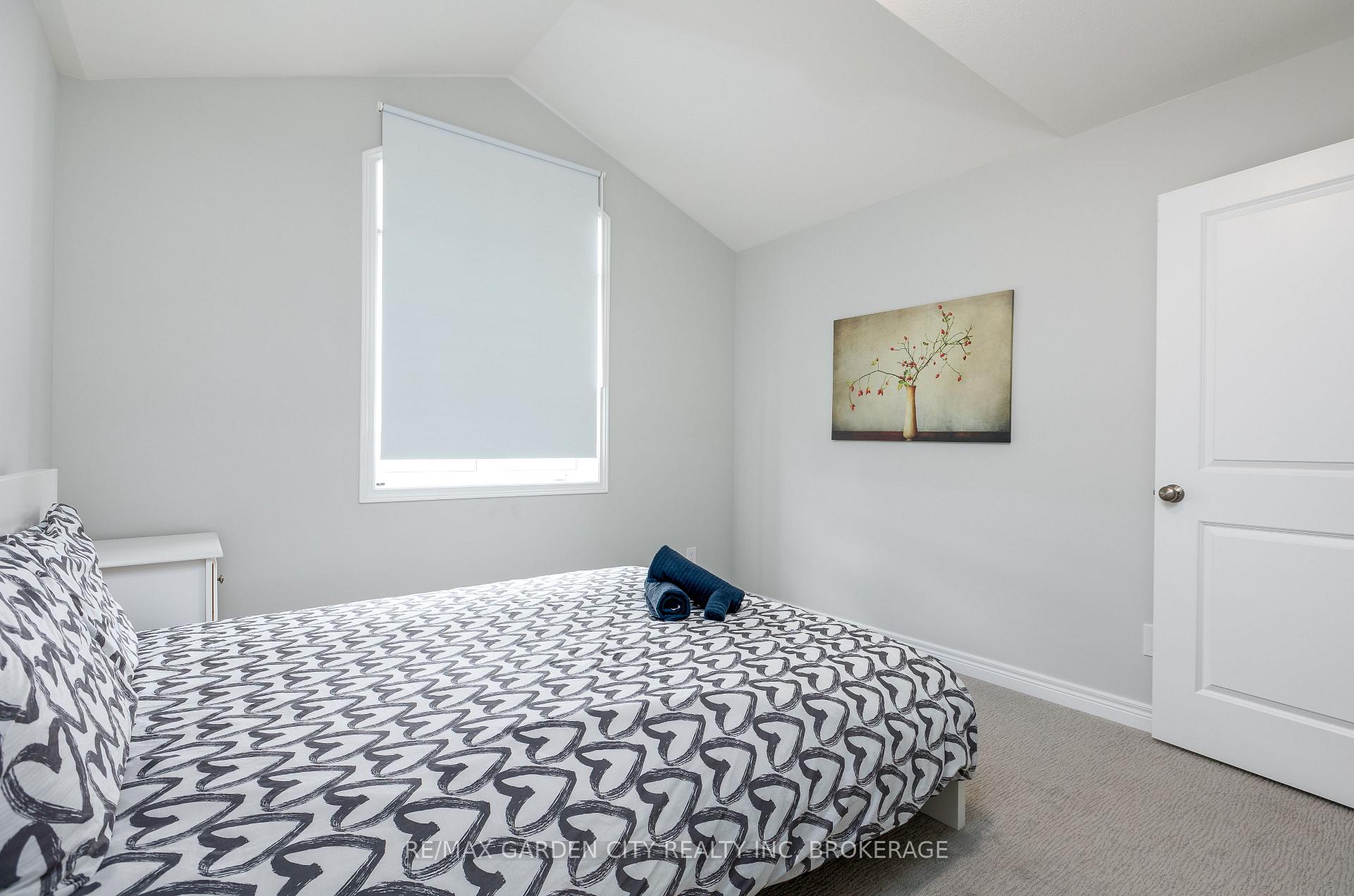 Photo 15 of 33 Bounty Avenue, Thorold, Rolling Meadows — HOMEH