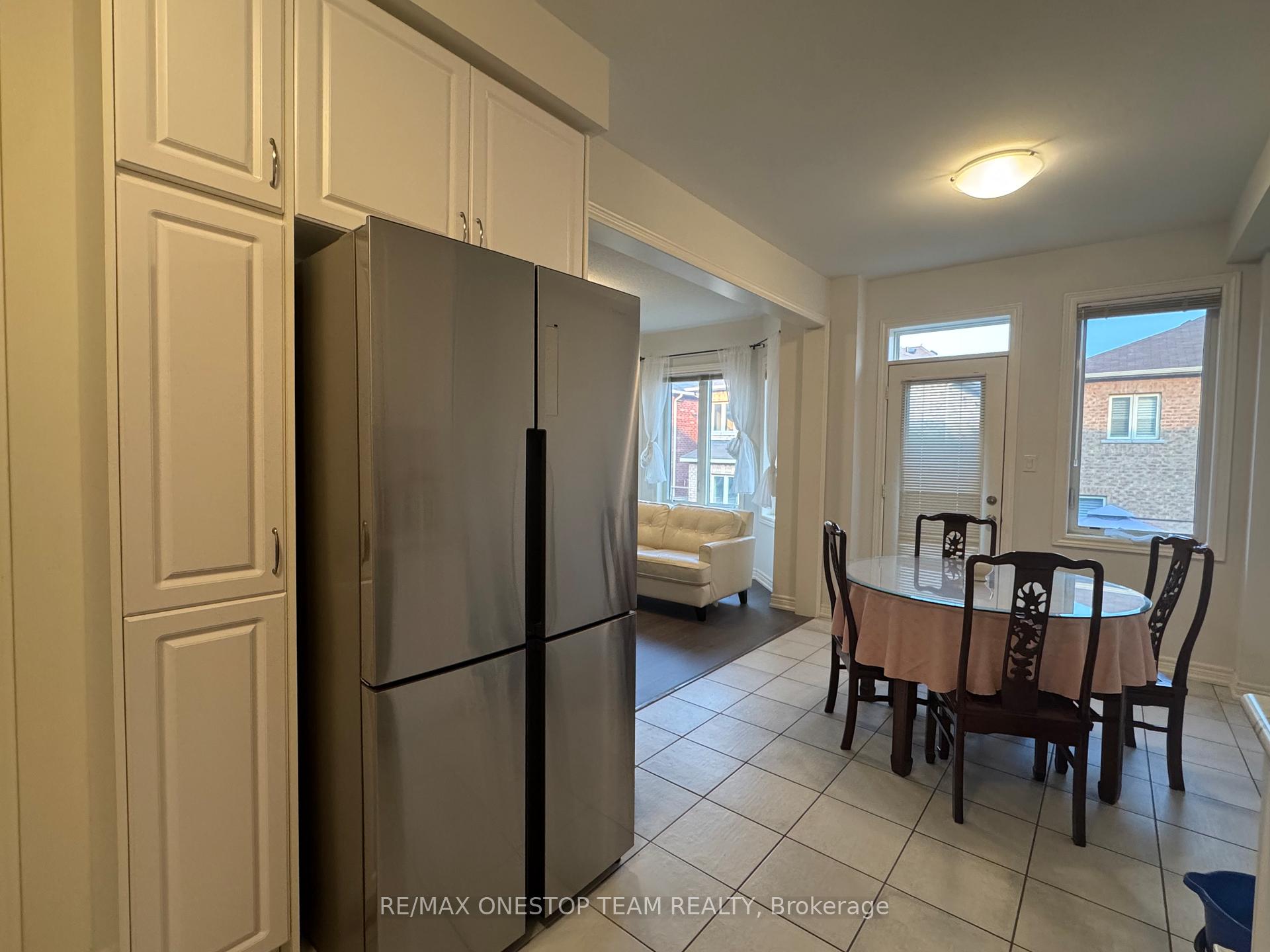 Photo 3 of 440 Wheat Boom Drive, Oakville, Joshua Meadows — HOMEH