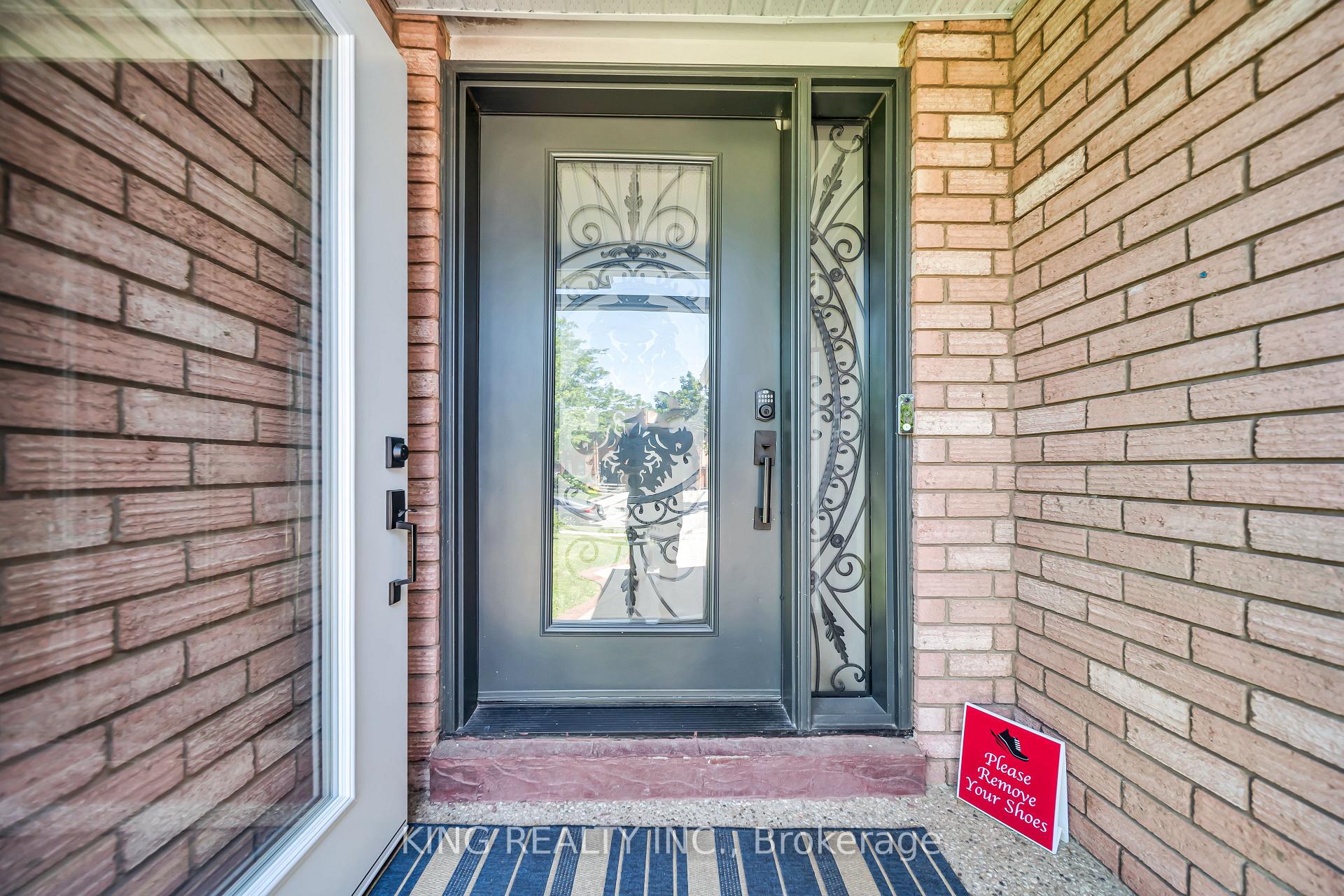 Photo 9 of 2606 Ambercroft Trail, Mississauga, Central Erin Mills — HOMEH