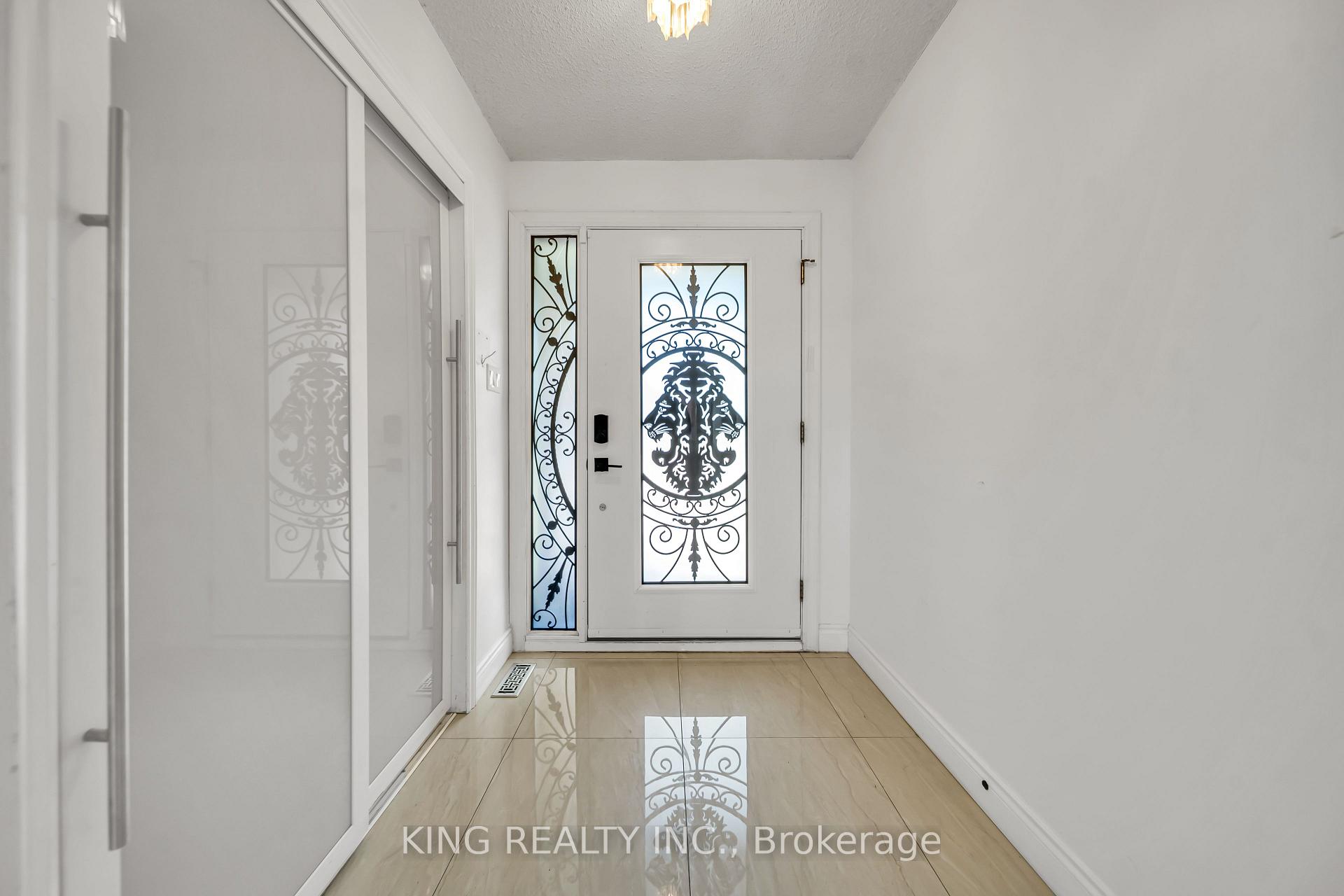 Photo 10 of 2606 Ambercroft Trail, Mississauga, Central Erin Mills — HOMEH