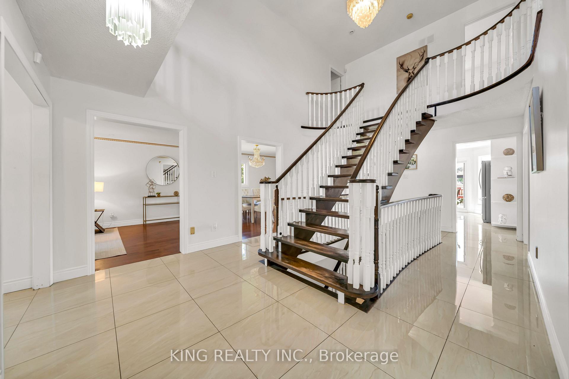 Photo 12 of 2606 Ambercroft Trail, Mississauga, Central Erin Mills — HOMEH