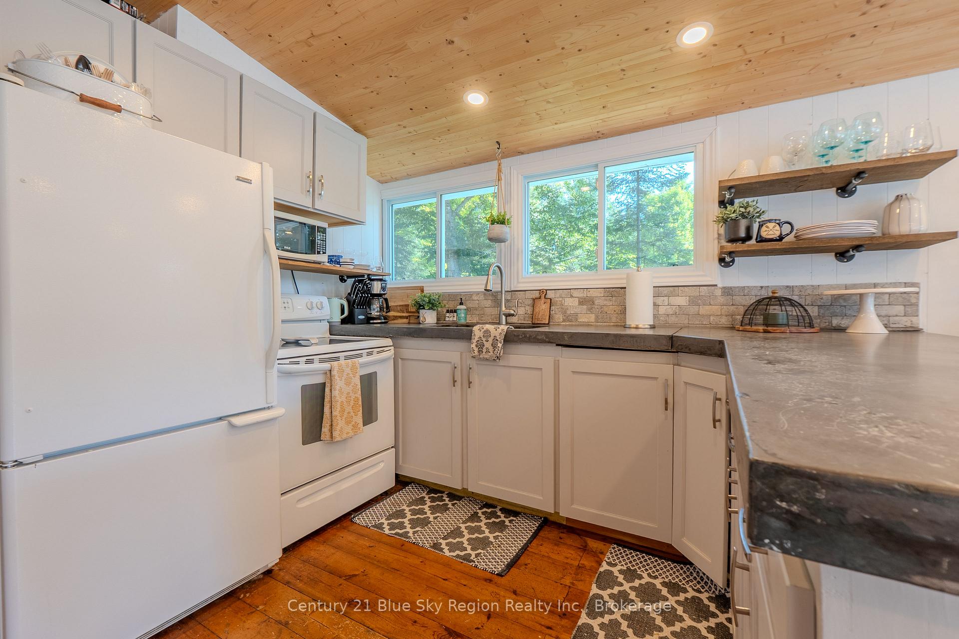 Photo 4 of 2149 Peninsula Road, North Bay, Birchaven — HOMEH