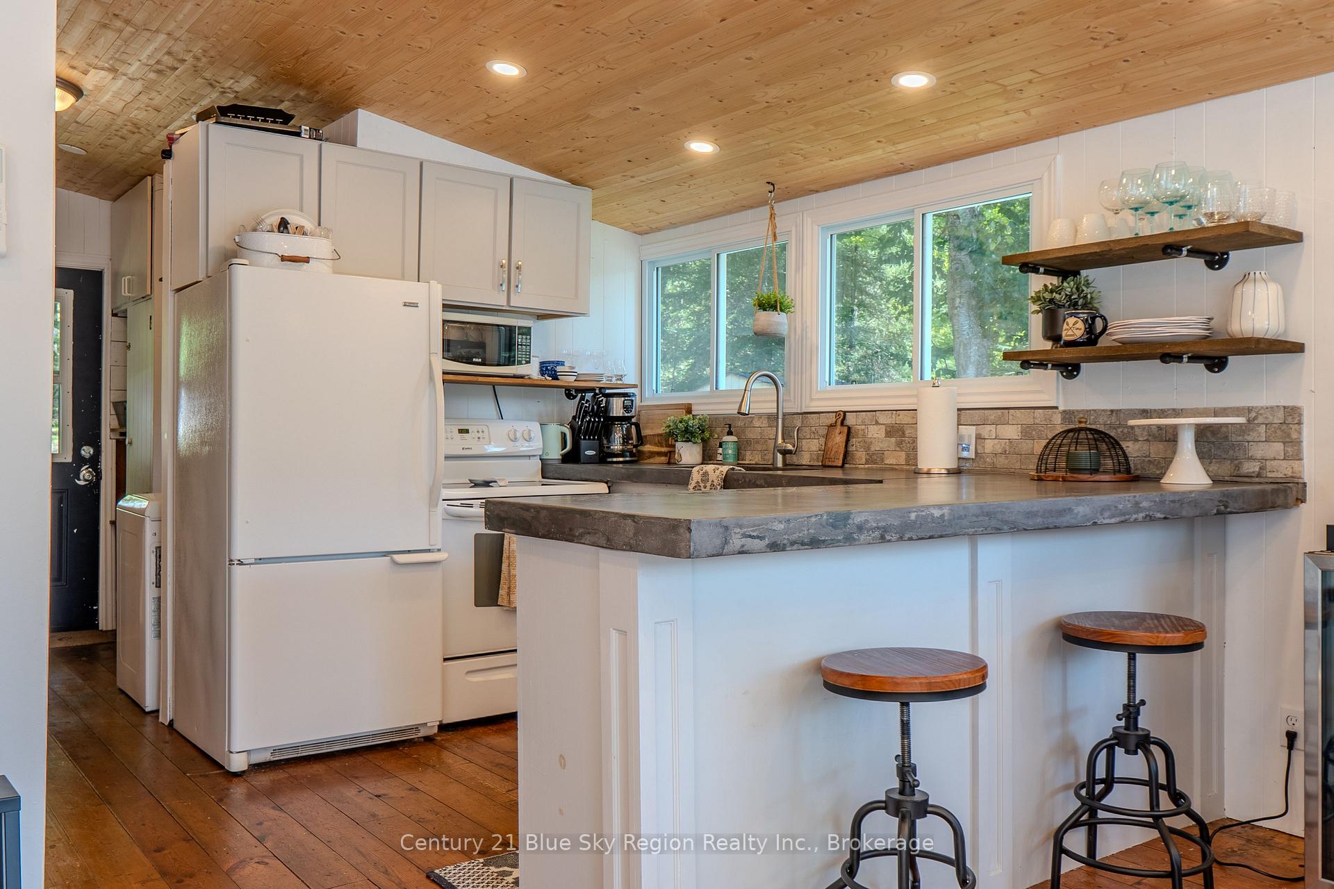 Photo 6 of 2149 Peninsula Road, North Bay, Birchaven — HOMEH